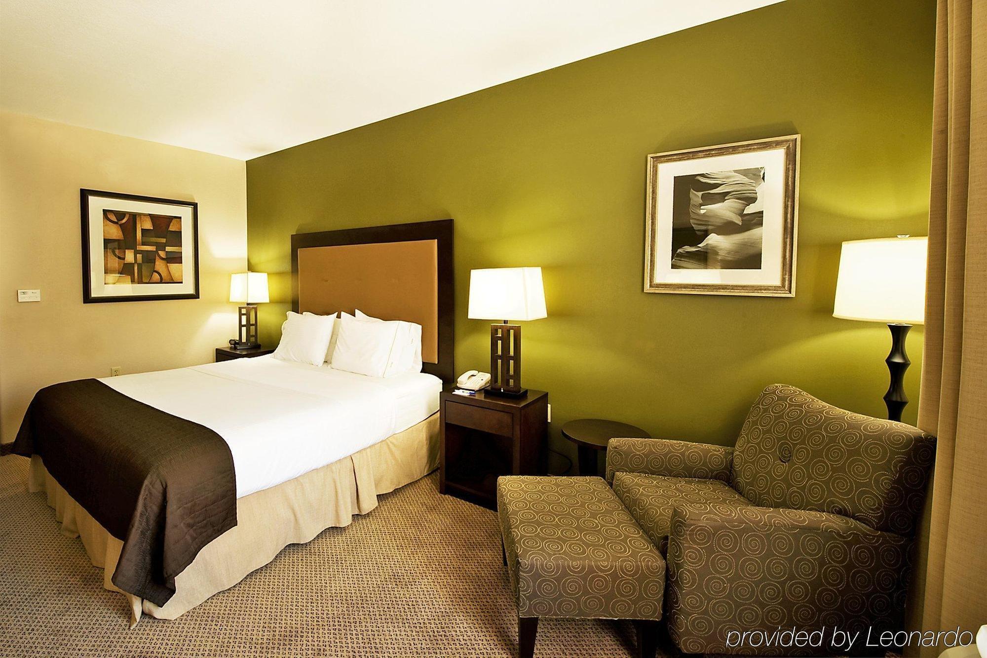 Holiday Inn Express & Suites Phoenix Glendale Dist By Ihg Exterior foto