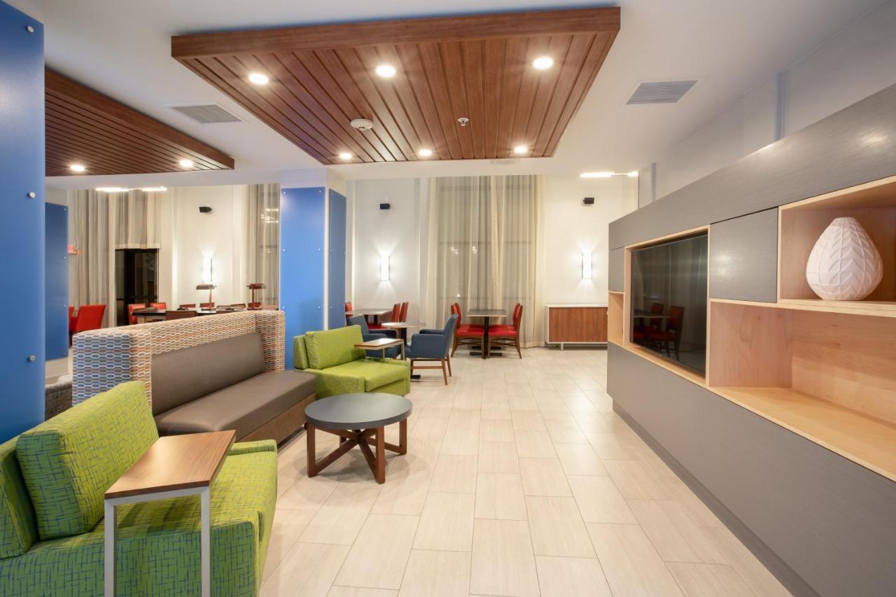 Holiday Inn Express & Suites Phoenix Glendale Dist By Ihg Exterior foto