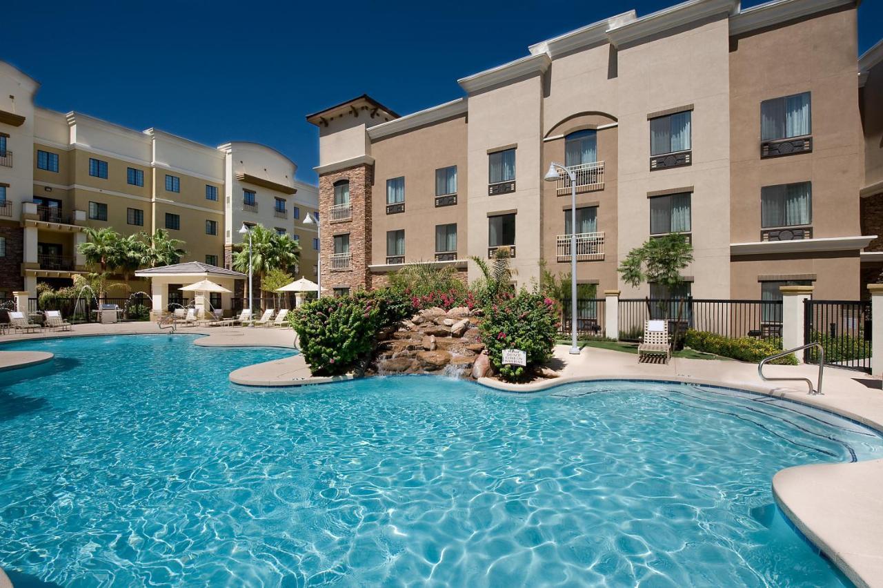 Holiday Inn Express & Suites Phoenix Glendale Dist By Ihg Exterior foto